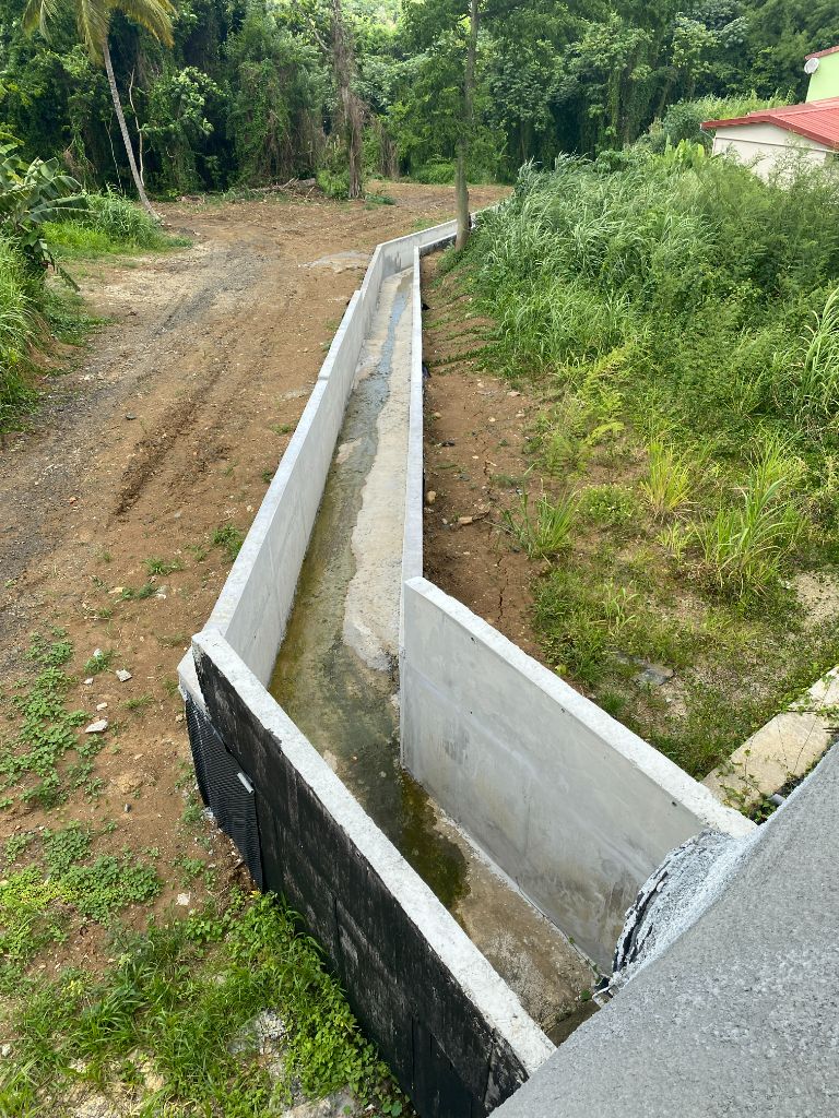 Canal béton — COMABAT